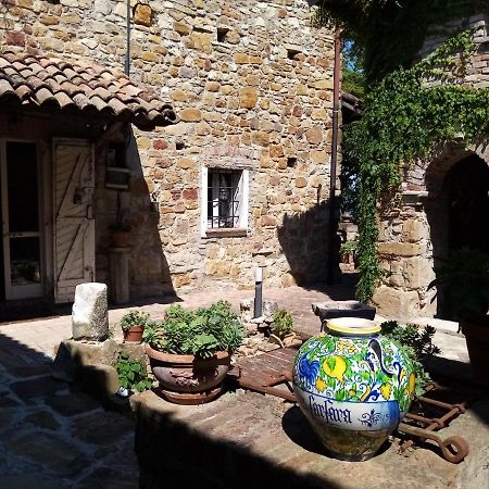 Morelli House Guest House Montalbo Bagian luar foto