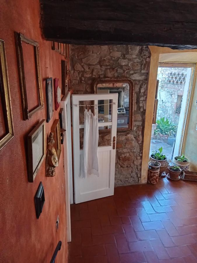 Morelli House Guest House Montalbo Bagian luar foto