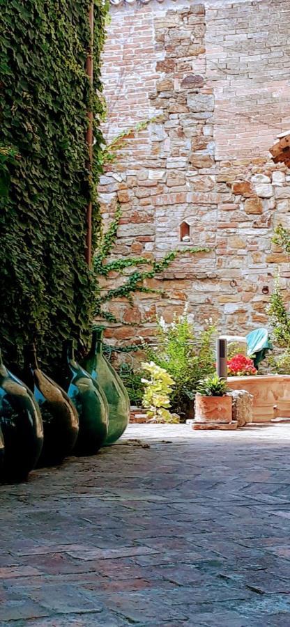 Morelli House Guest House Montalbo Bagian luar foto